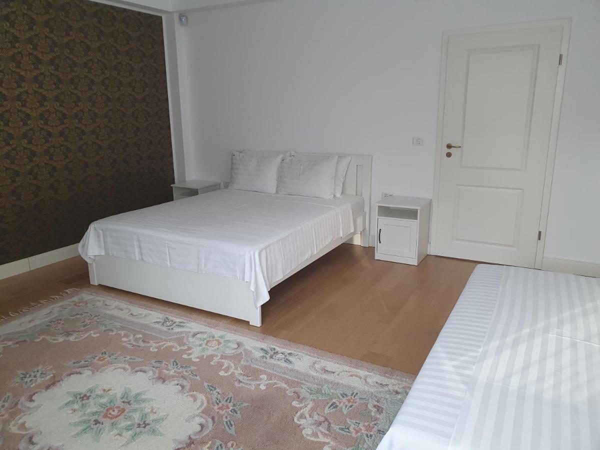French Boutique Hotel Braşov Exterior foto