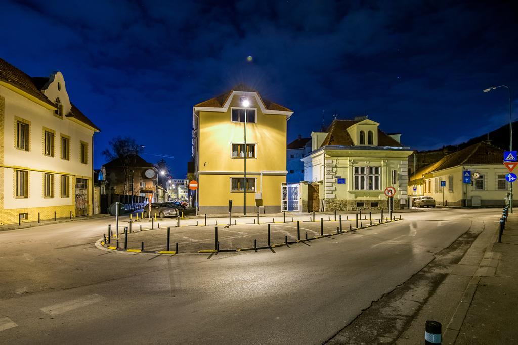 French Boutique Hotel Braşov Exterior foto