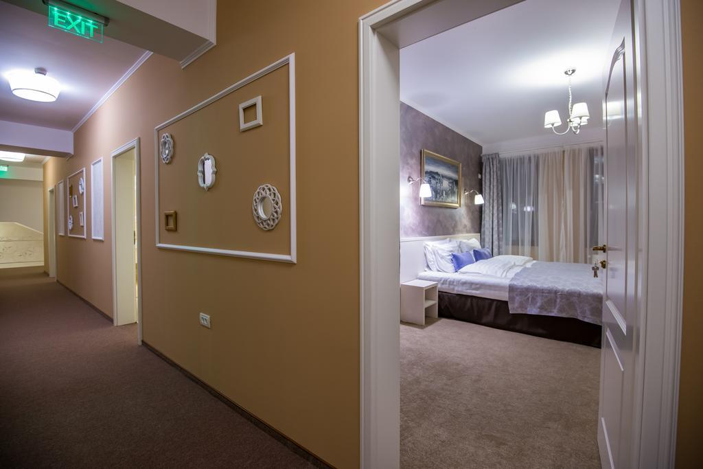 French Boutique Hotel Braşov Exterior foto